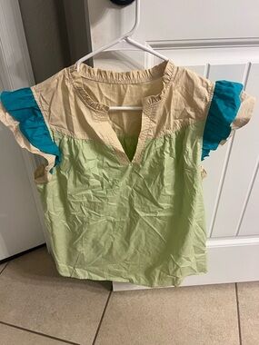 Colorblock Ruffle Sleeve Blouse in Cream, Light Green & Teal